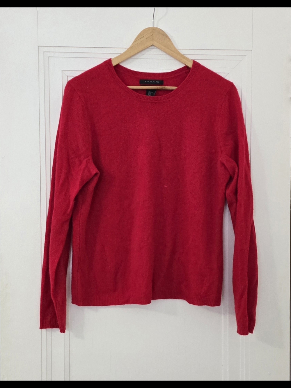 Tahari 100% Cashmere Red Crewneck Pullover Sweater Size XL, Great Condition